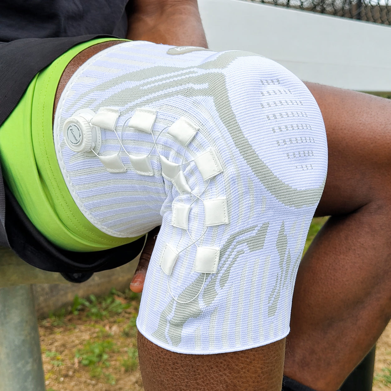 Vela X Knee Brace