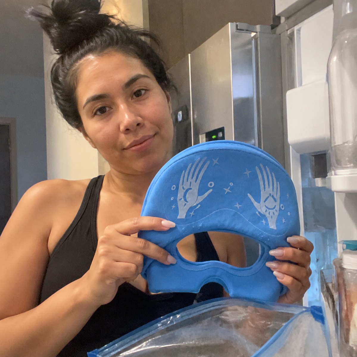 VelaX KOC phone-style kitchen/freezer prep usage context